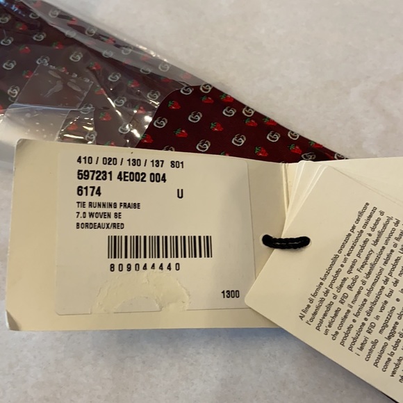 Authentic BNWT Gucci Running Fraise Tie - Picture 5 of 12